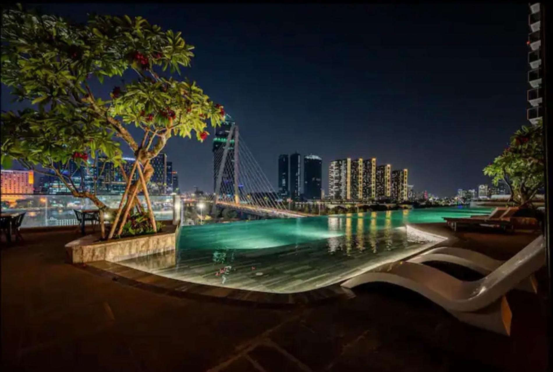 The Opera Apartment Cental Saigon Free Pool-Gym-Sauna Room- Golf Mini Cidade de Ho Chi Minh Exterior foto