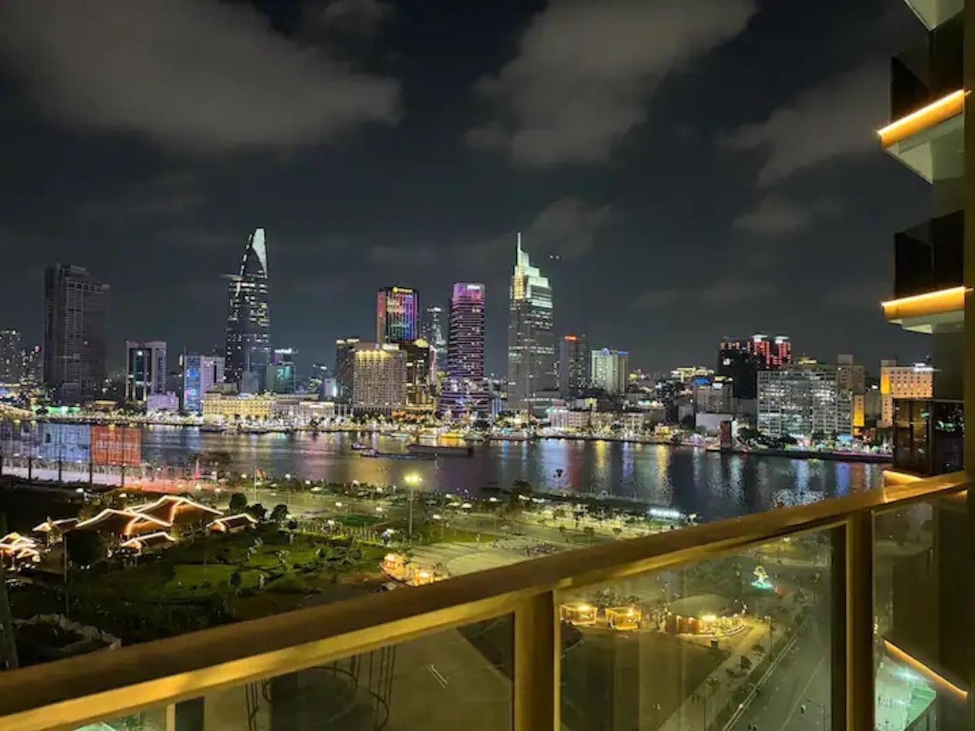 The Opera Apartment Cental Saigon Free Pool-Gym-Sauna Room- Golf Mini Cidade de Ho Chi Minh Exterior foto