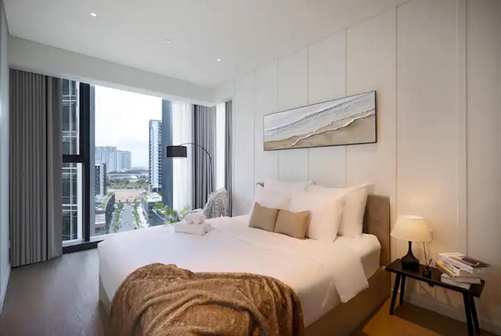 The Opera Apartment Cental Saigon Free Pool-Gym-Sauna Room- Golf Mini Cidade de Ho Chi Minh Exterior foto
