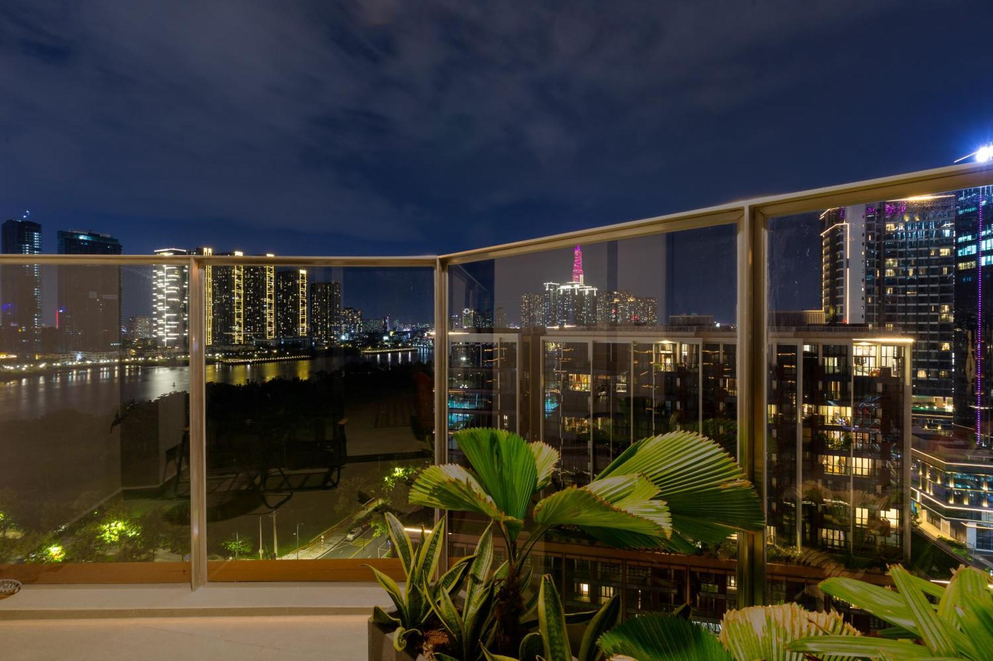 The Opera Apartment Cental Saigon Free Pool-Gym-Sauna Room- Golf Mini Cidade de Ho Chi Minh Exterior foto